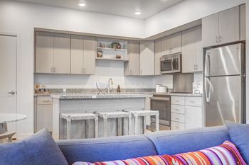 Eat-in kitchen table